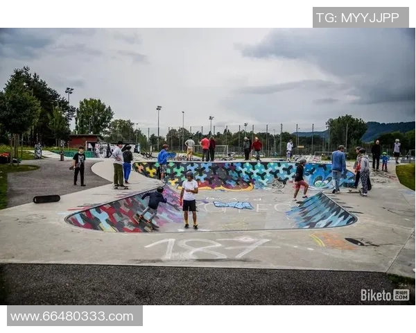 成都滑板队的转型之路：从街头文化到专业竞技的运动滑板纪实探索